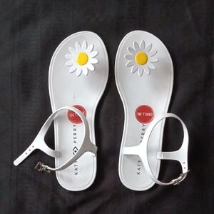 Katy Perry "The Geli" Daisy Sandals. Size US9.
